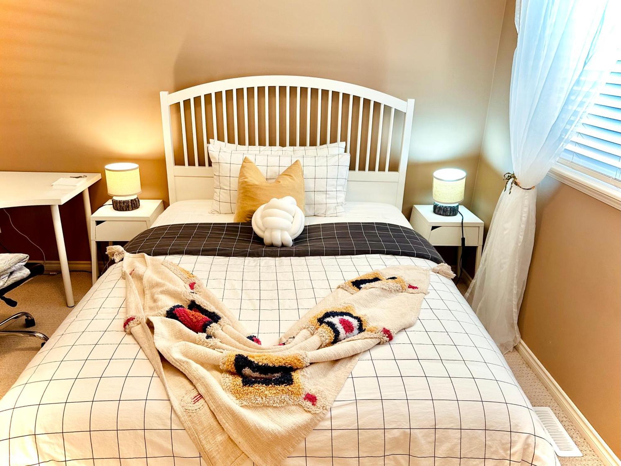 Scorpio House Langley- Room 3 Ngoại thất bức ảnh